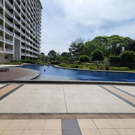 The Atherton- Spacious Modern Condo Unit In Paranaque Near The Airport, Makati, Bgc And Highways Paranaque City Bagian luar foto