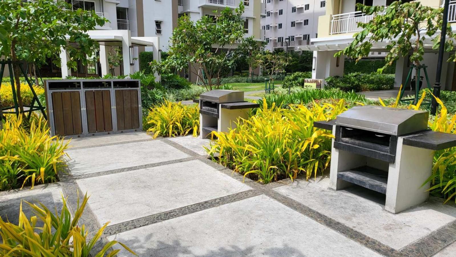 The Atherton- Spacious Modern Condo Unit In Paranaque Near The Airport, Makati, Bgc And Highways Paranaque City Bagian luar foto