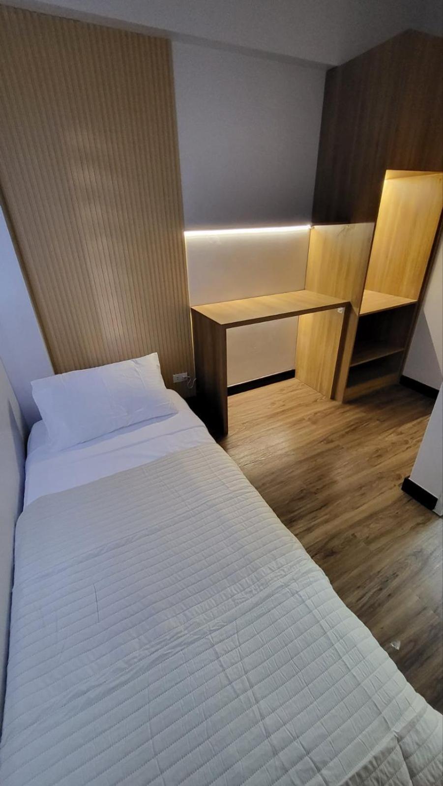 The Atherton- Spacious Modern Condo Unit In Paranaque Near The Airport, Makati, Bgc And Highways Paranaque City Bagian luar foto
