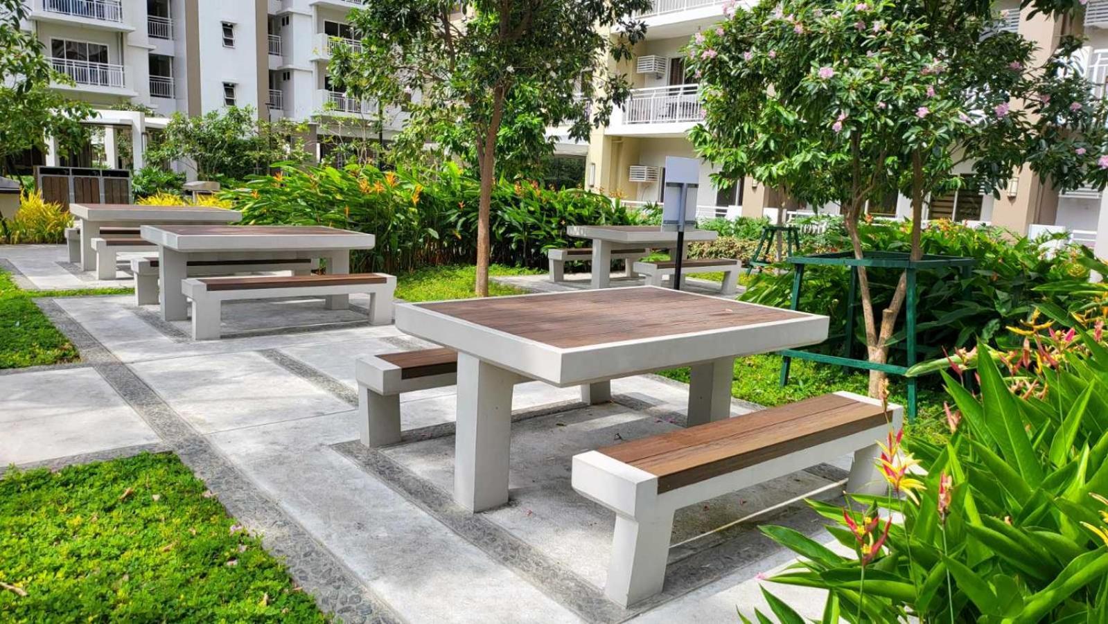 The Atherton- Spacious Modern Condo Unit In Paranaque Near The Airport, Makati, Bgc And Highways Paranaque City Bagian luar foto