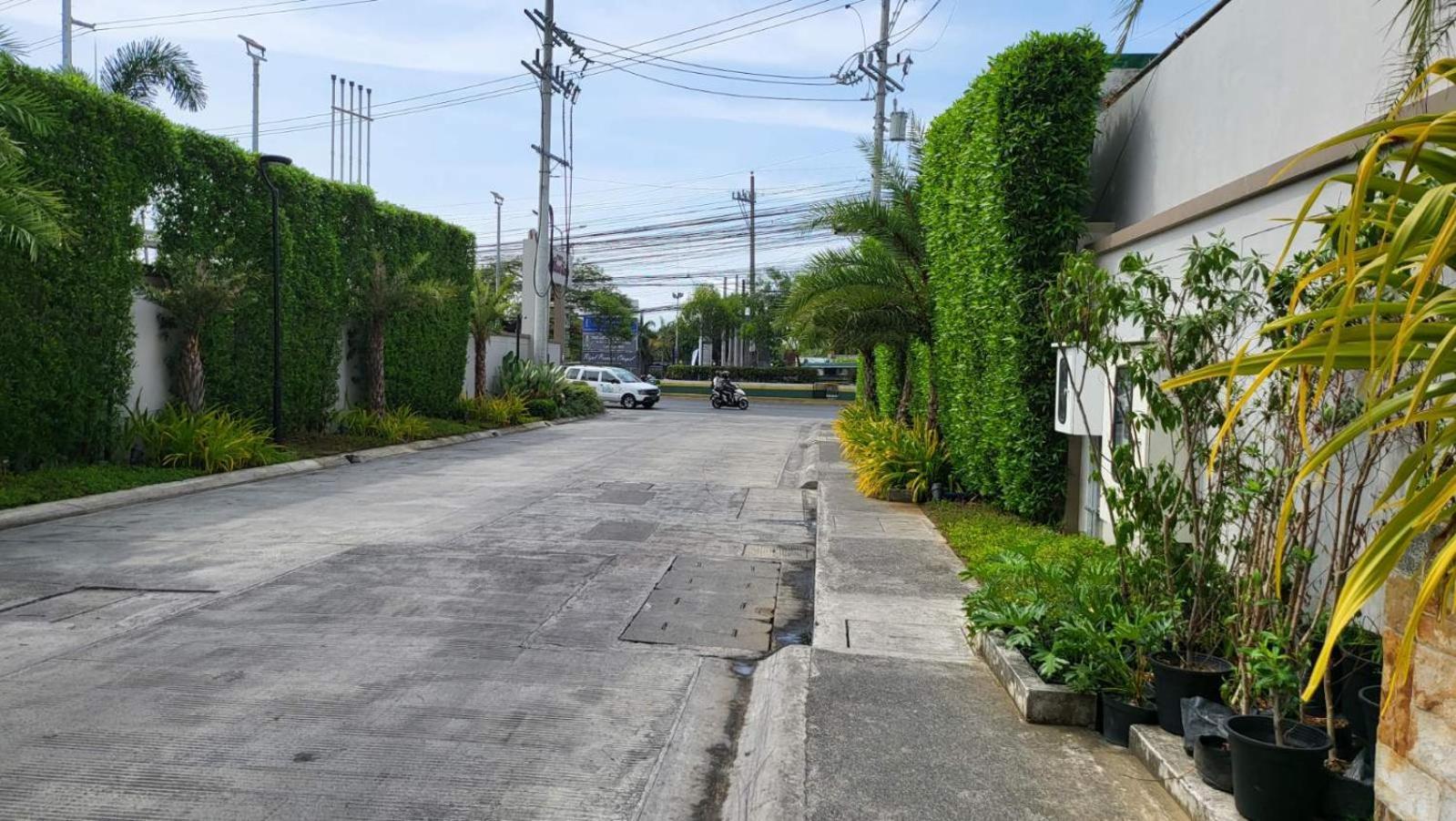 The Atherton- Spacious Modern Condo Unit In Paranaque Near The Airport, Makati, Bgc And Highways Paranaque City Bagian luar foto