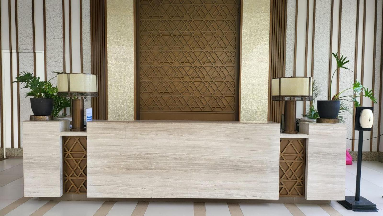 The Atherton- Spacious Modern Condo Unit In Paranaque Near The Airport, Makati, Bgc And Highways Paranaque City Bagian luar foto